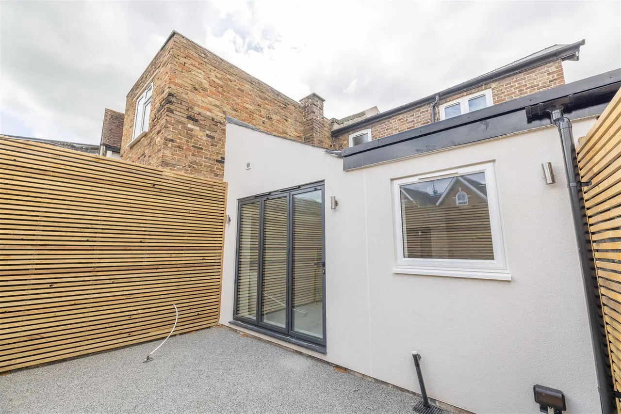 St Leonards Road, Windsor, SL4 3DW, photo 10