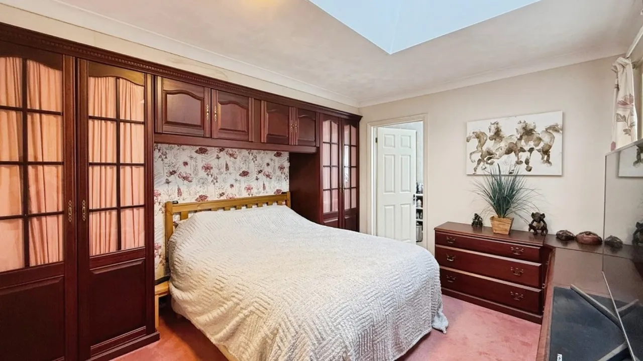 Laverton Road, Westbury, photo 9