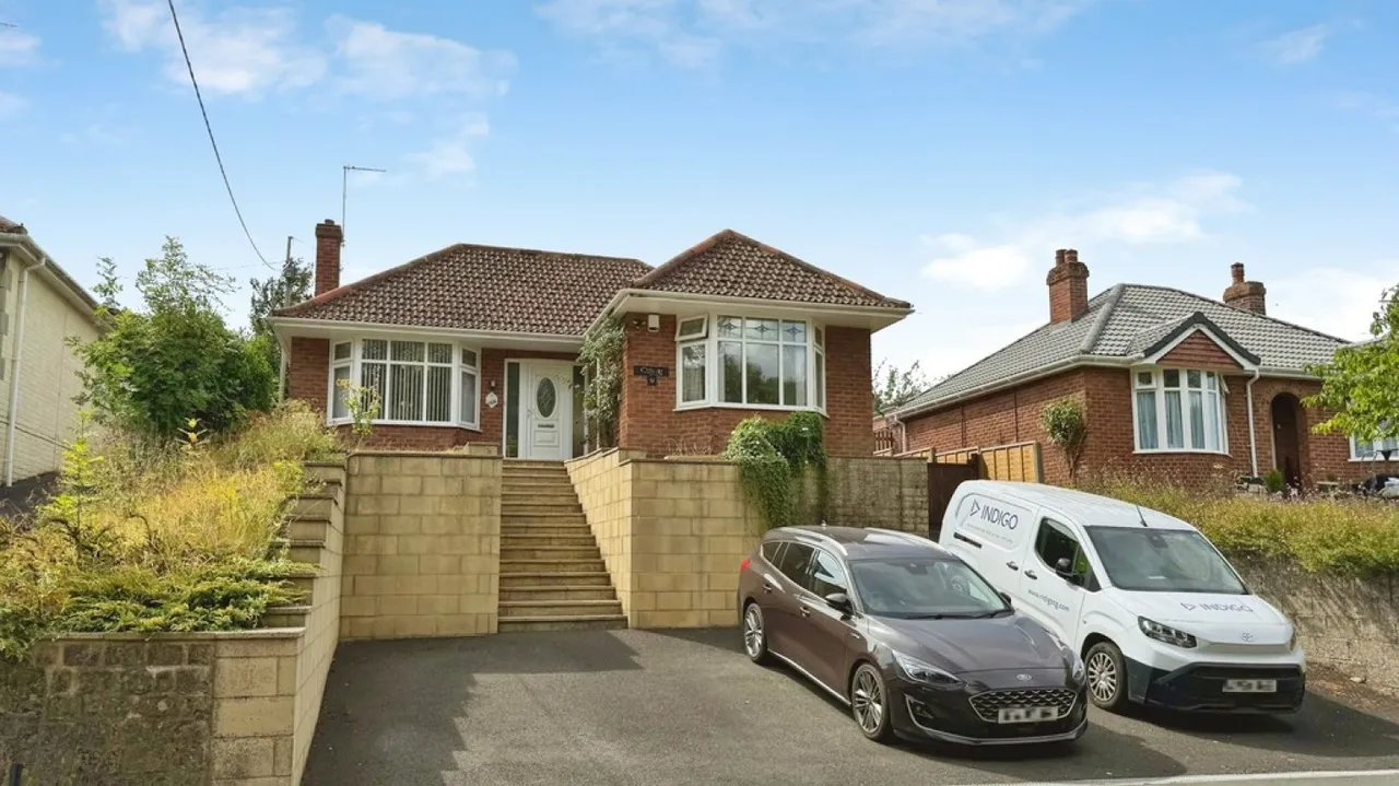 3 bed house for sale — Laverton Road, Westbury
