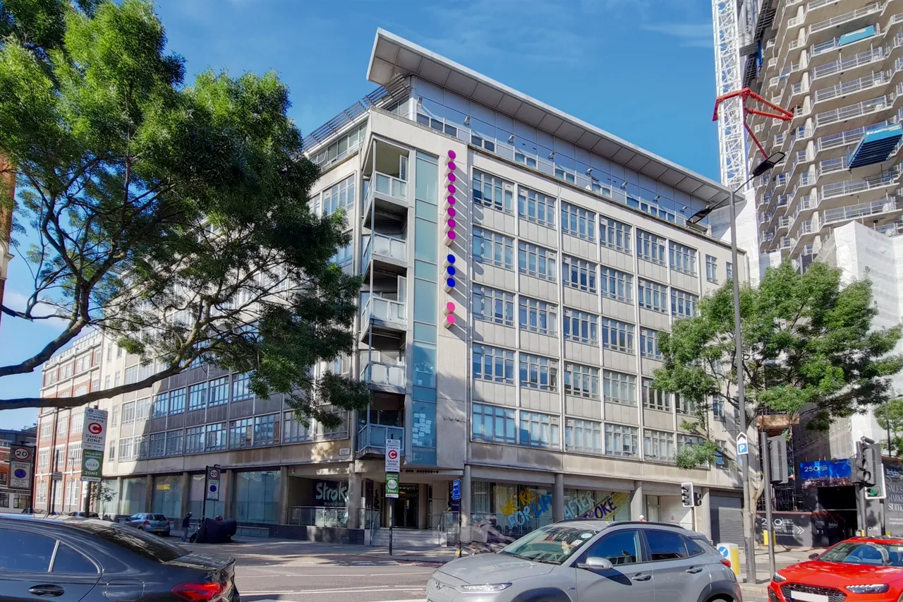 2 bed flat to rent, London, EC1V