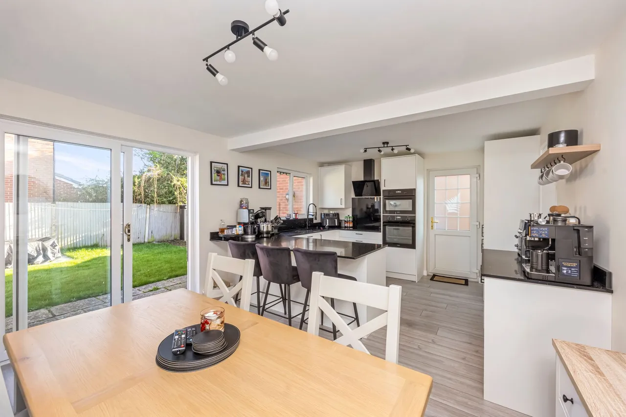 Chennells Way, Horsham, RH12, photo 6