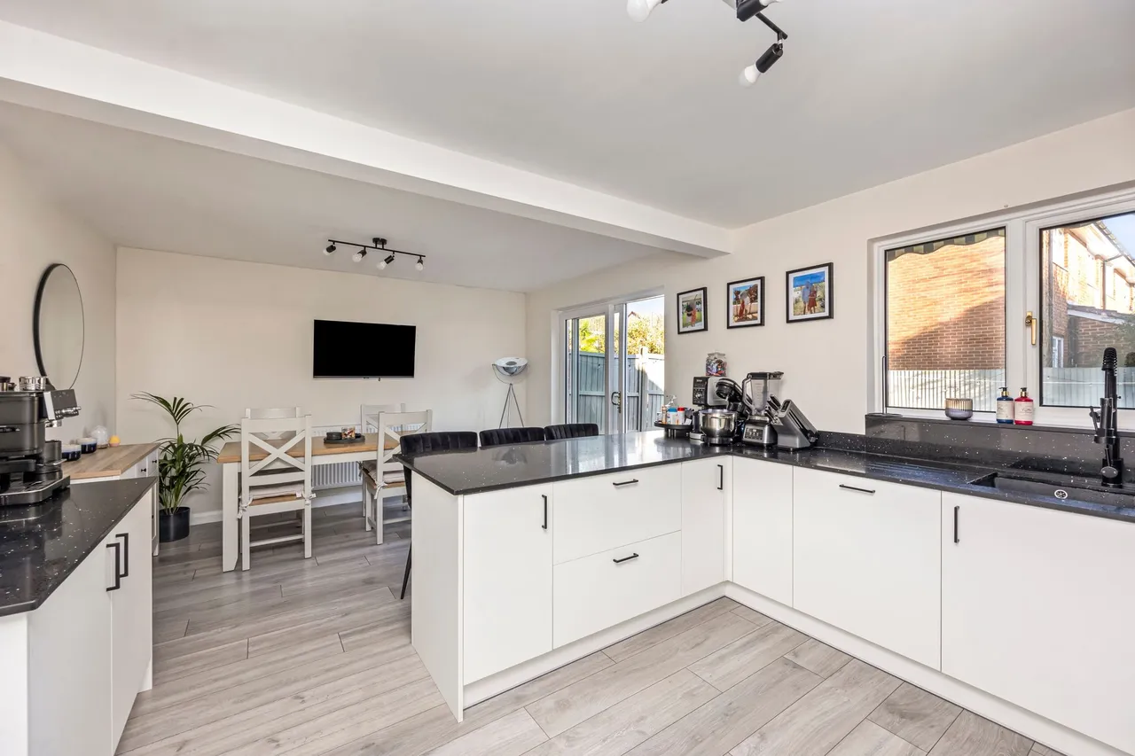 Chennells Way, Horsham, RH12, photo 3