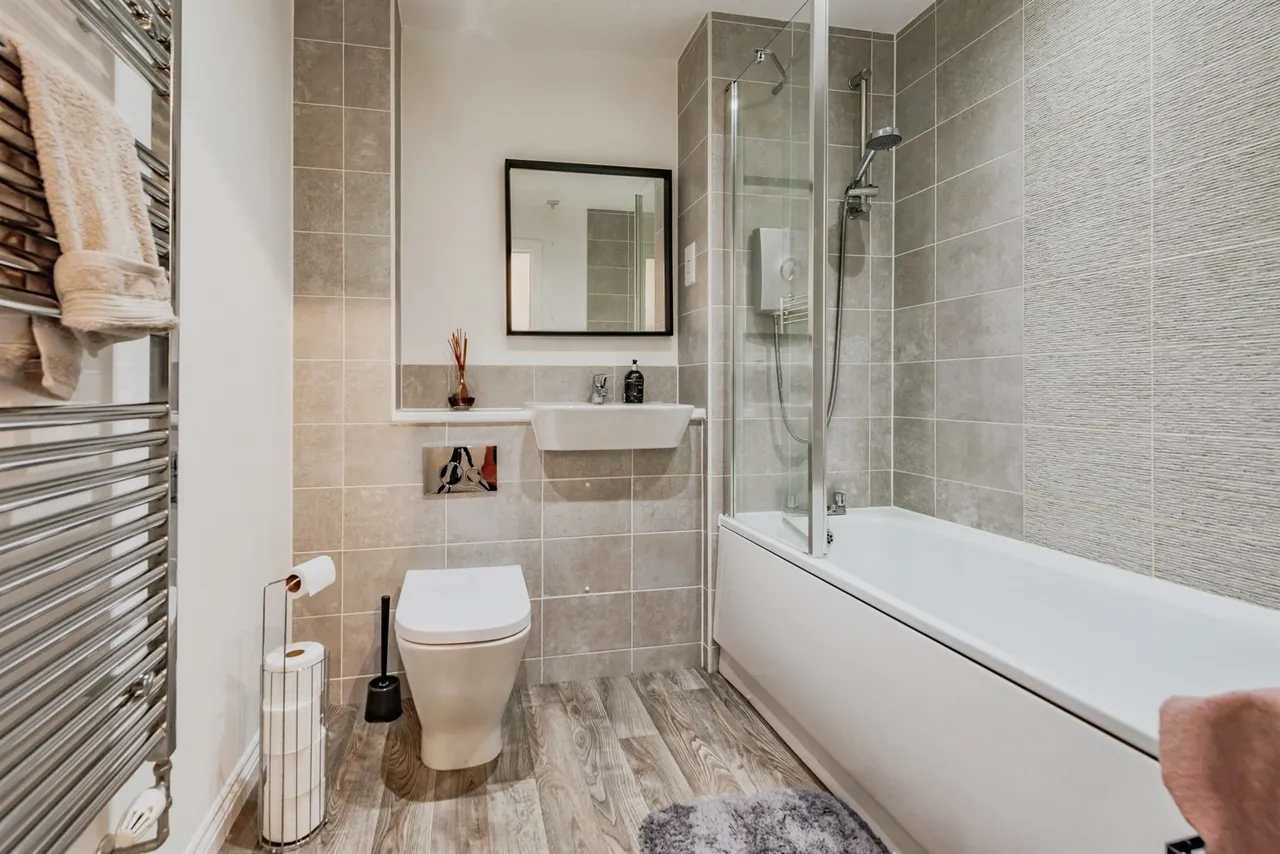 Westvale Road, Horley, RH6, photo 7