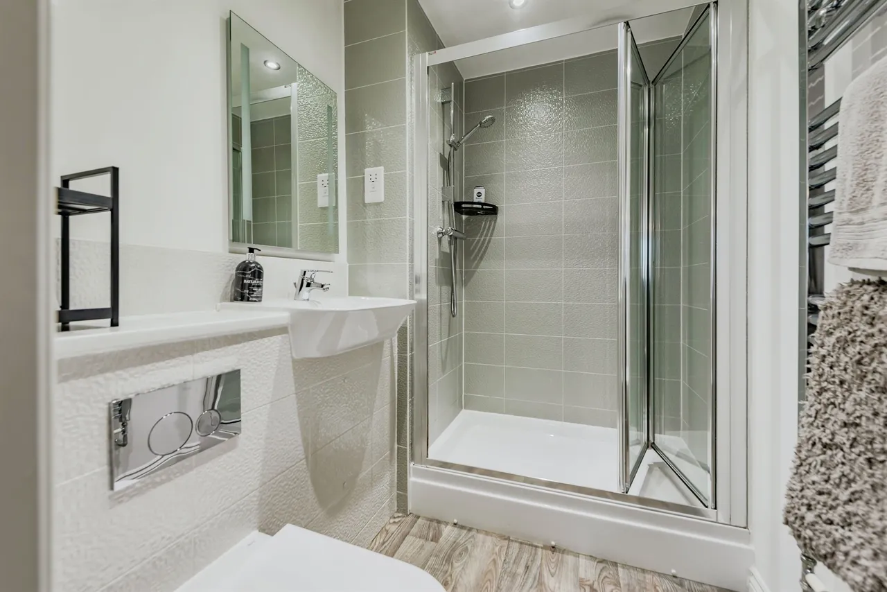 Westvale Road, Horley, RH6, photo 8