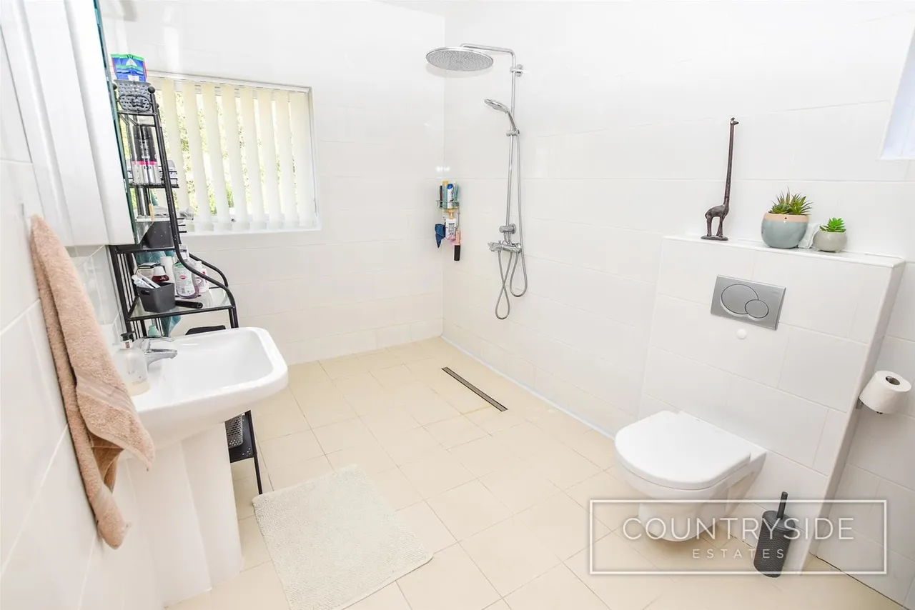 Vicarage Hill, Benfleet, photo 14