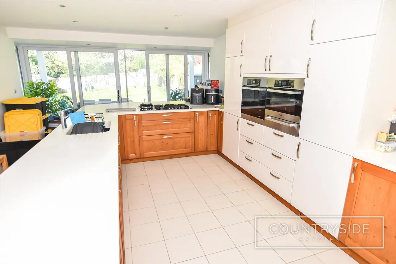 Vicarage Hill, Benfleet, photo 11