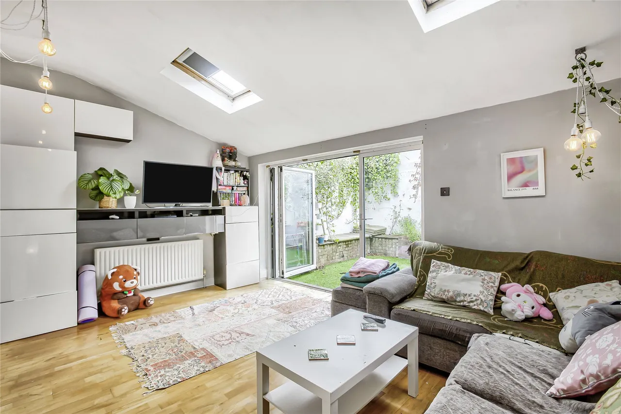 Trinity Road, London, SW17, photo 2