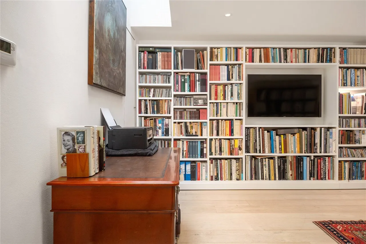 Clerkenwell Green, London, EC1R, photo 19