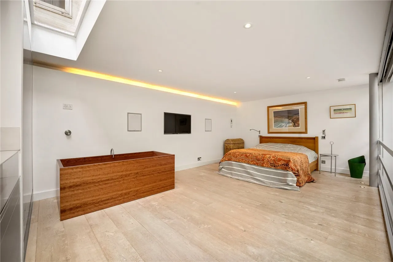 Clerkenwell Green, London, EC1R, photo 26