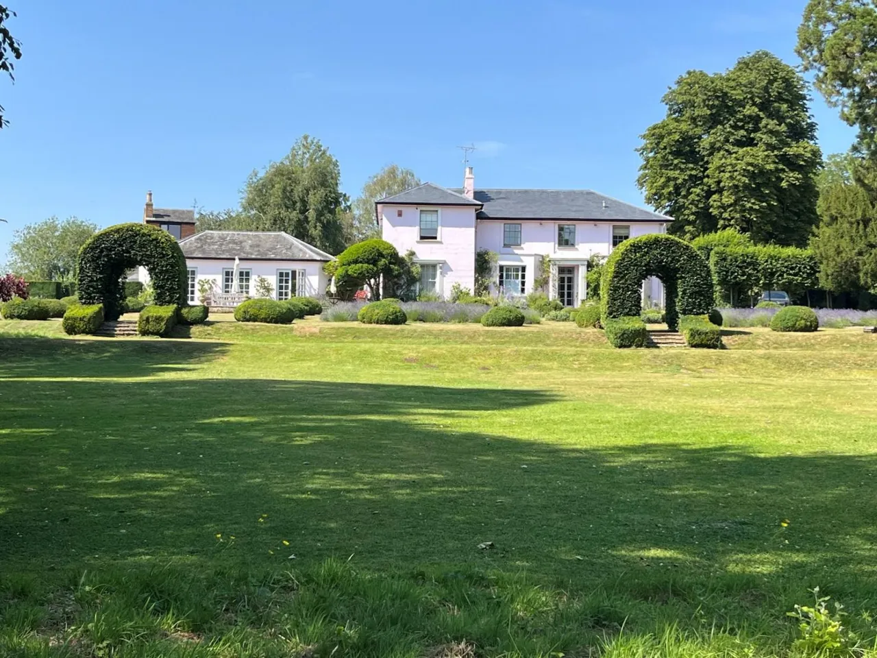 5 bed house for sale, Cuddington, Oxon/Bucks, HP18