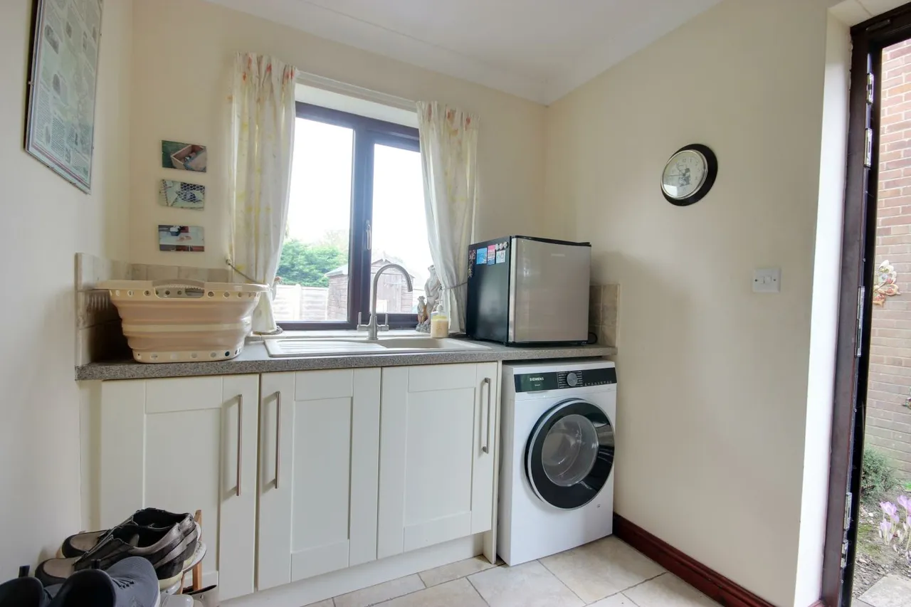 Thearne Lane, Thearne, HU17, photo 10