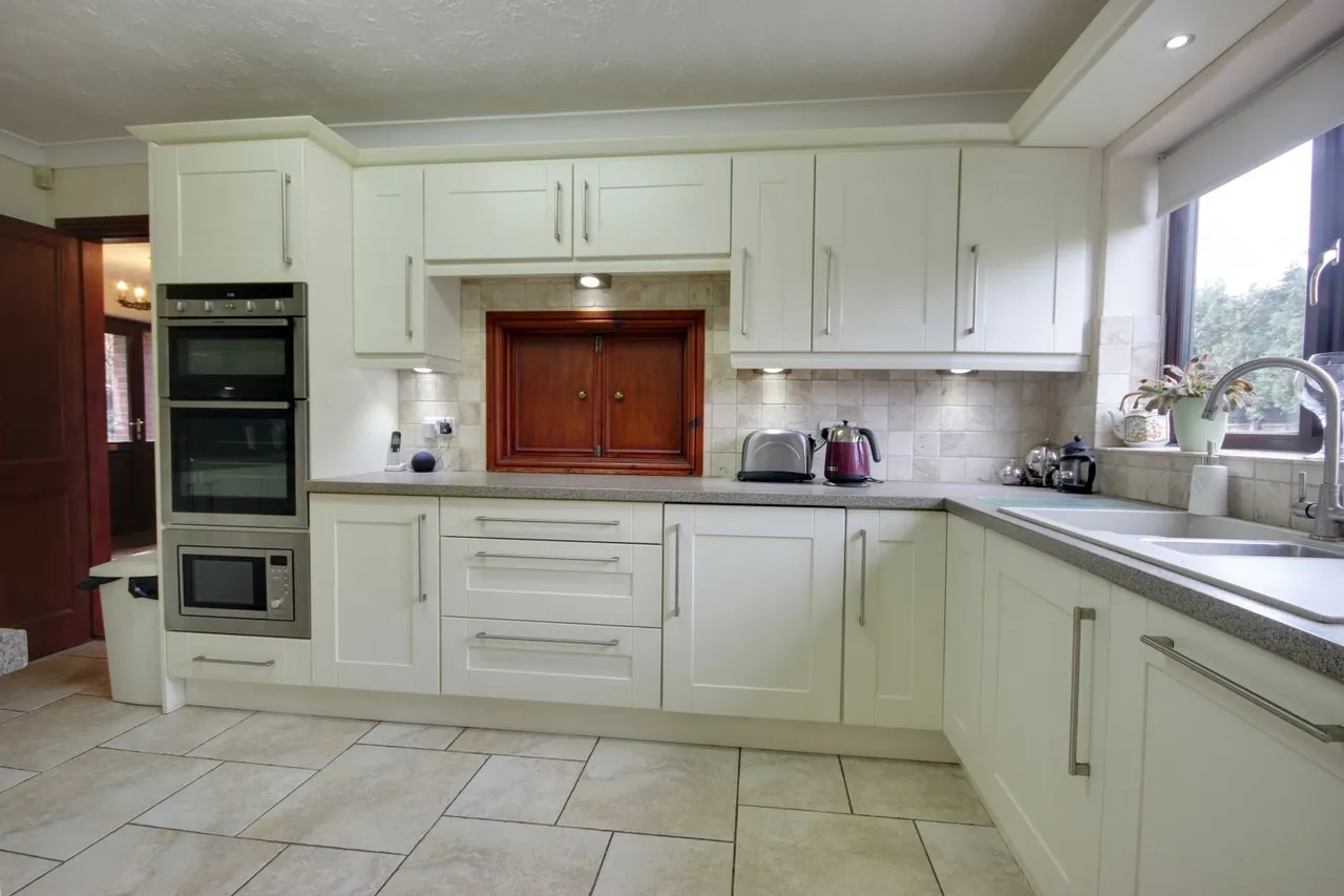 Thearne Lane, Thearne, HU17, photo 3