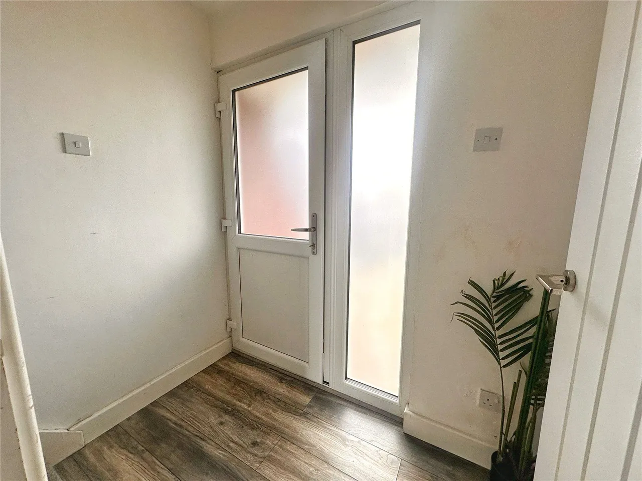 Wood Street, Middleton, M24, photo 8
