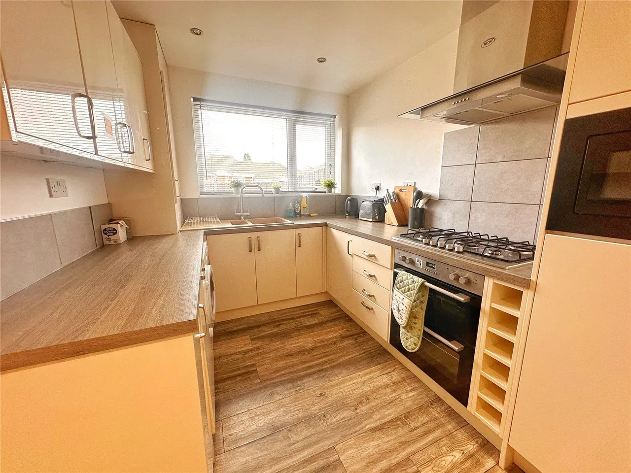 Wood Street, Middleton, M24, photo 7