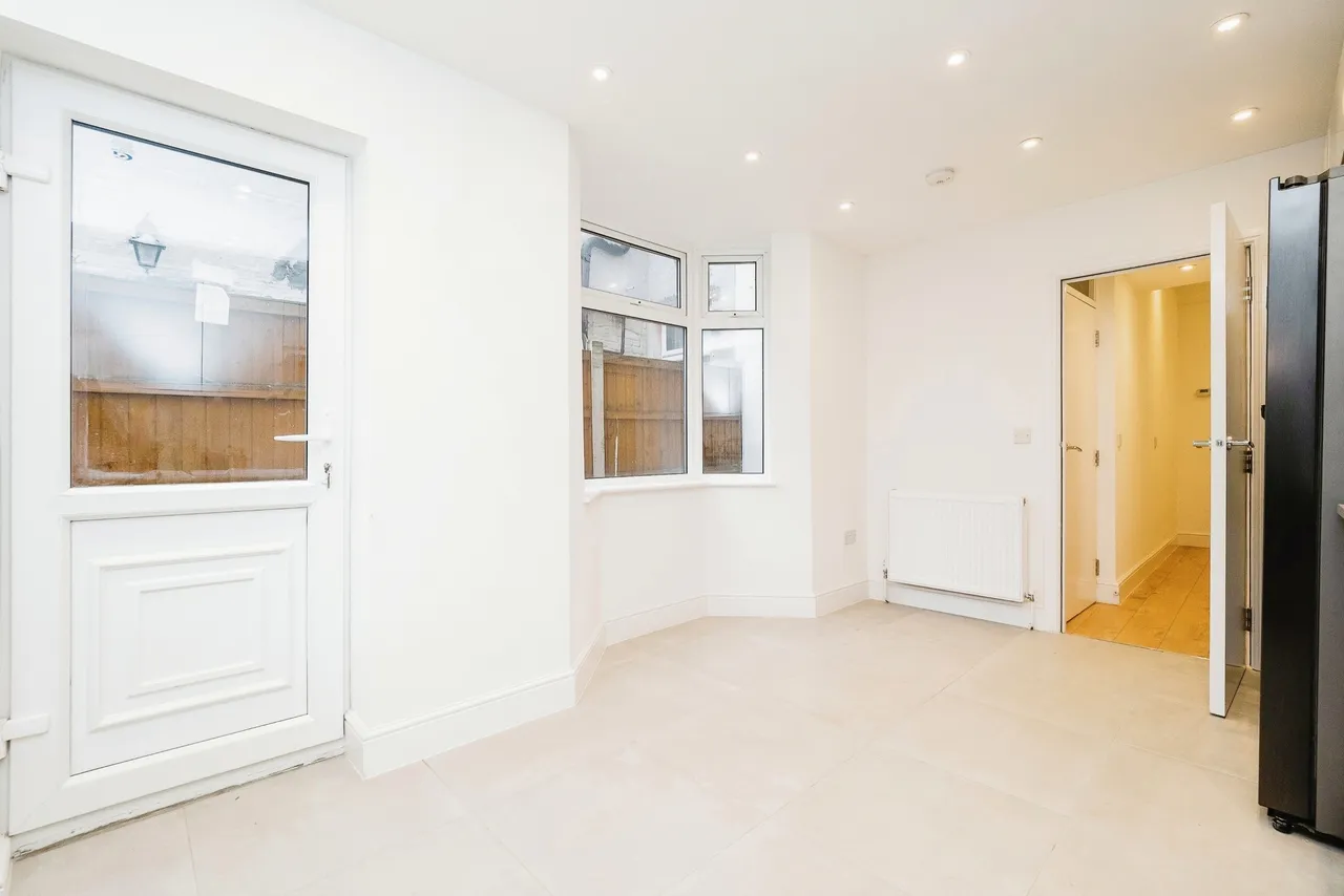 Liddington Road, London, E15, photo 14