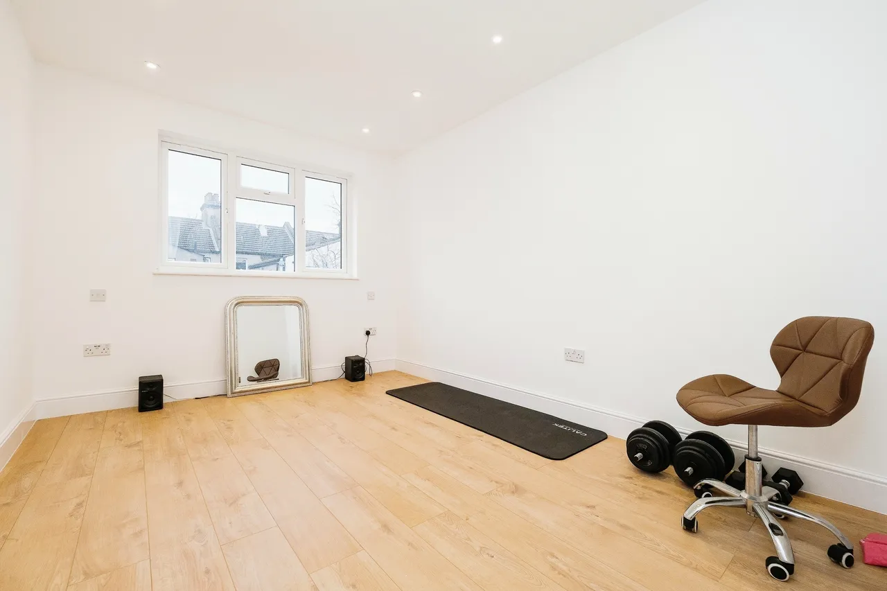 Liddington Road, London, E15, photo 20