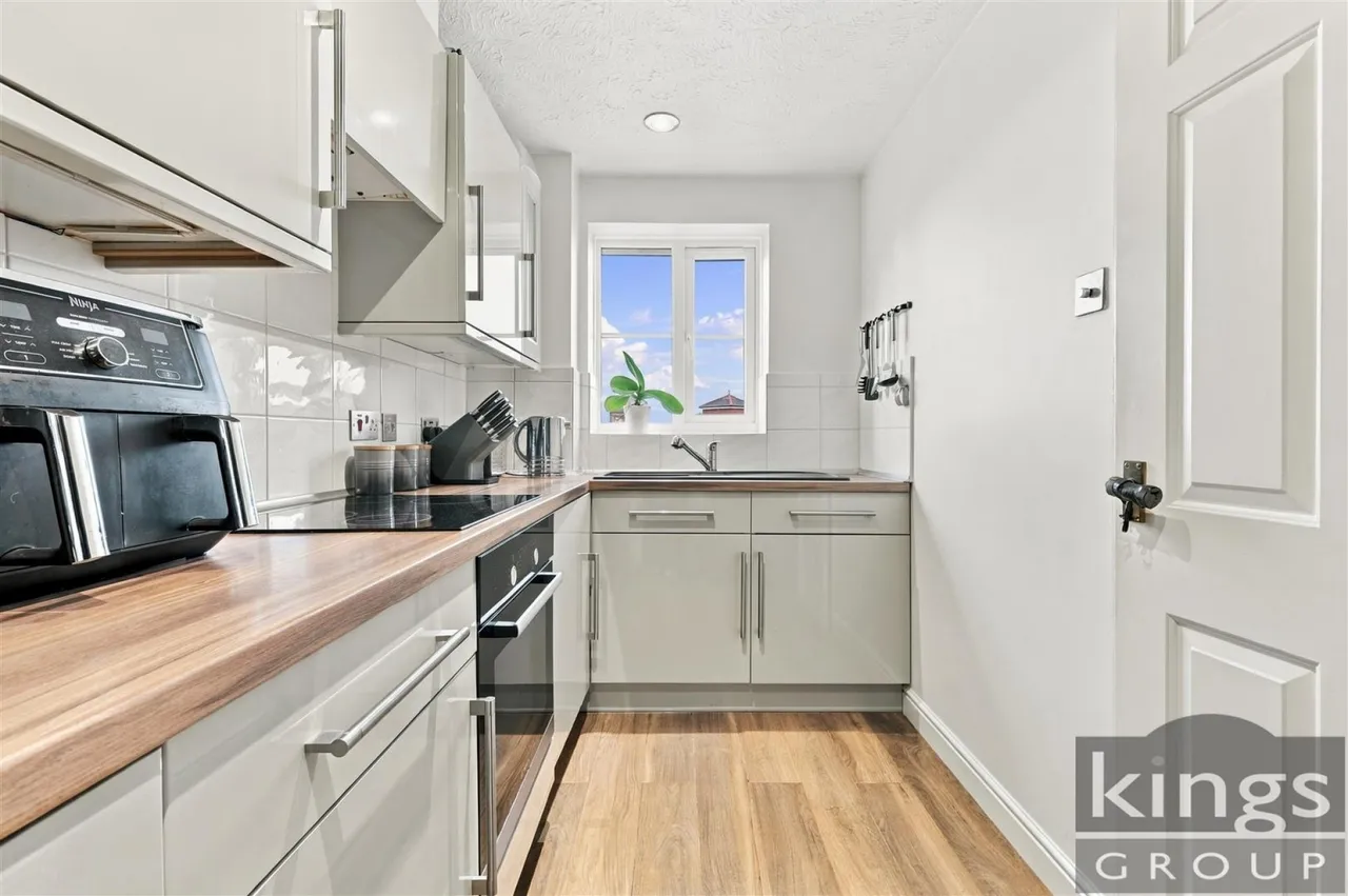 Colgate Place, Enfield, photo 5