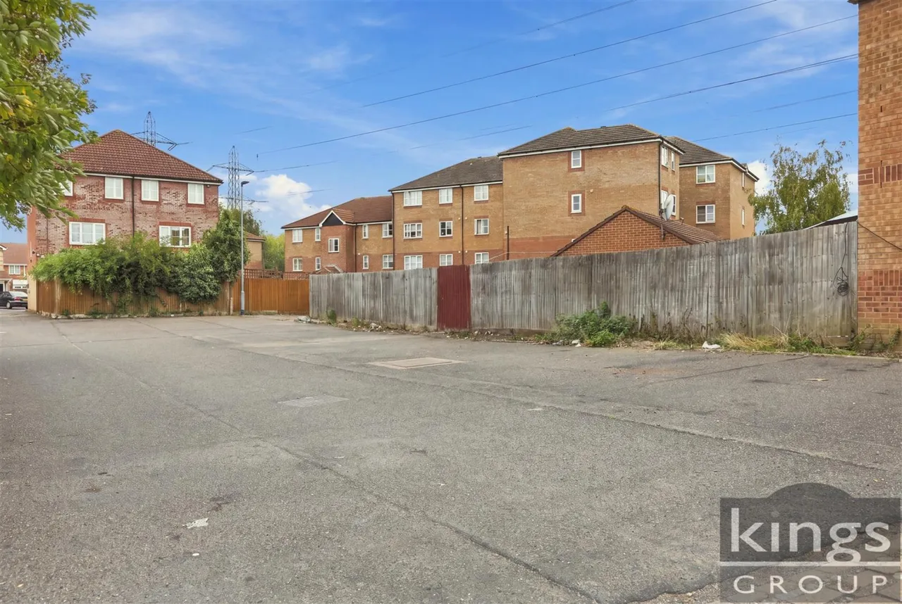 Colgate Place, Enfield, photo 24