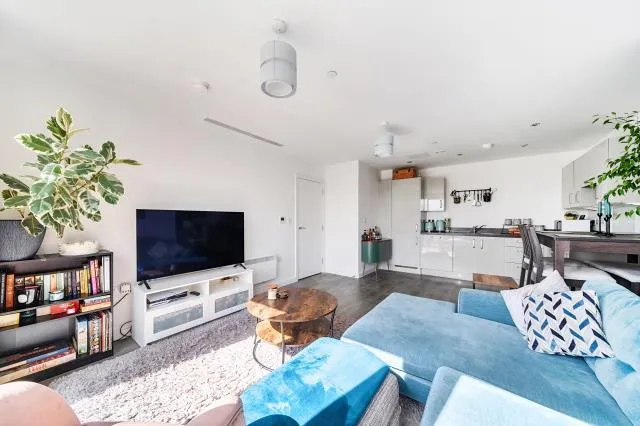 Chieftain Road, Longcross, KT16, photo 2