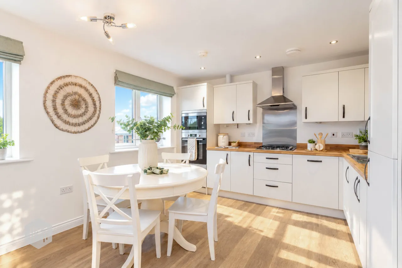2 bed flat for sale, Wareham Special, Garrett Hall Fields, M29