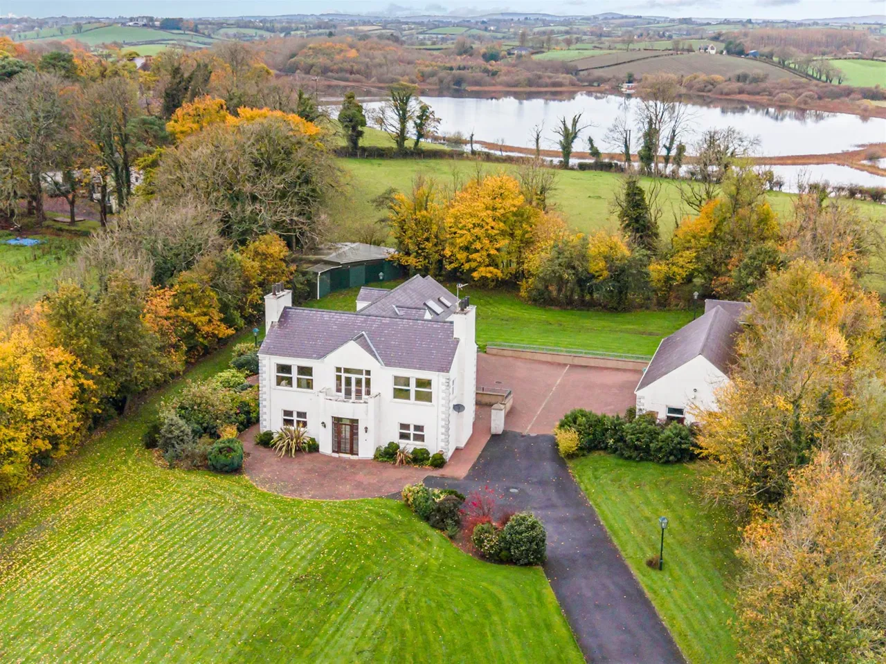3 bed house for sale, Lough Road, Lisburn, BT27
