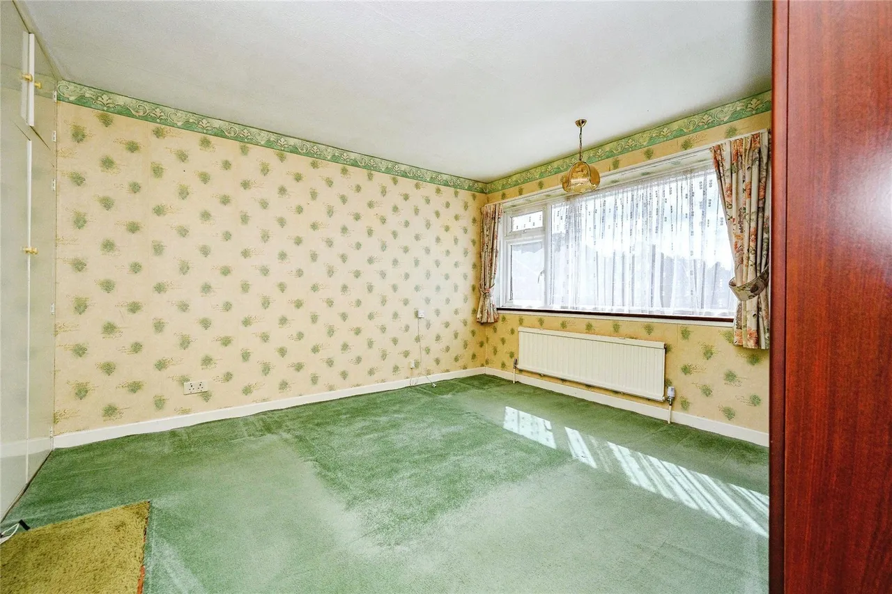 Toland Close, Luton, Bedfordshire, LU4, photo 13