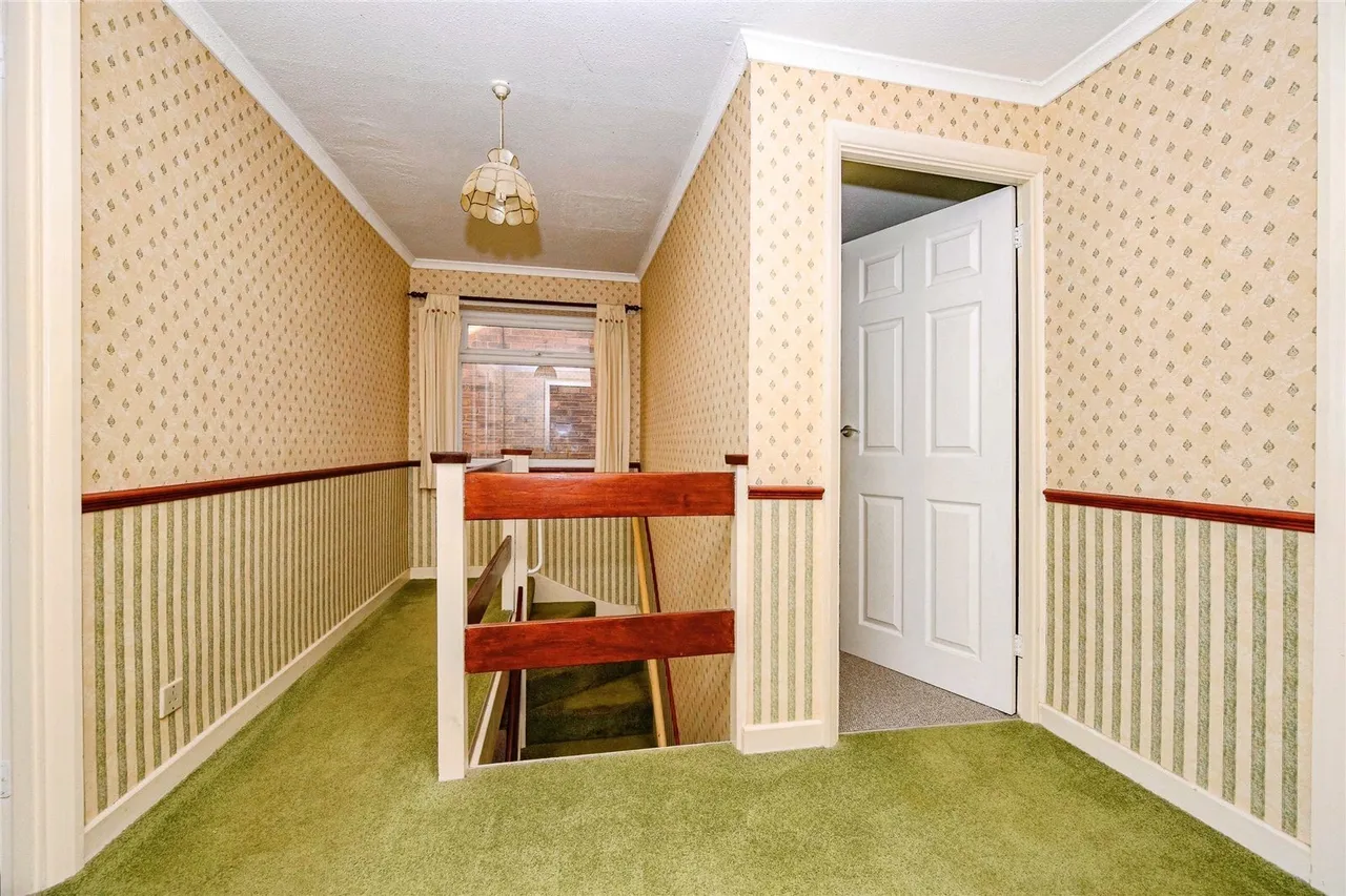 Toland Close, Luton, Bedfordshire, LU4, photo 10
