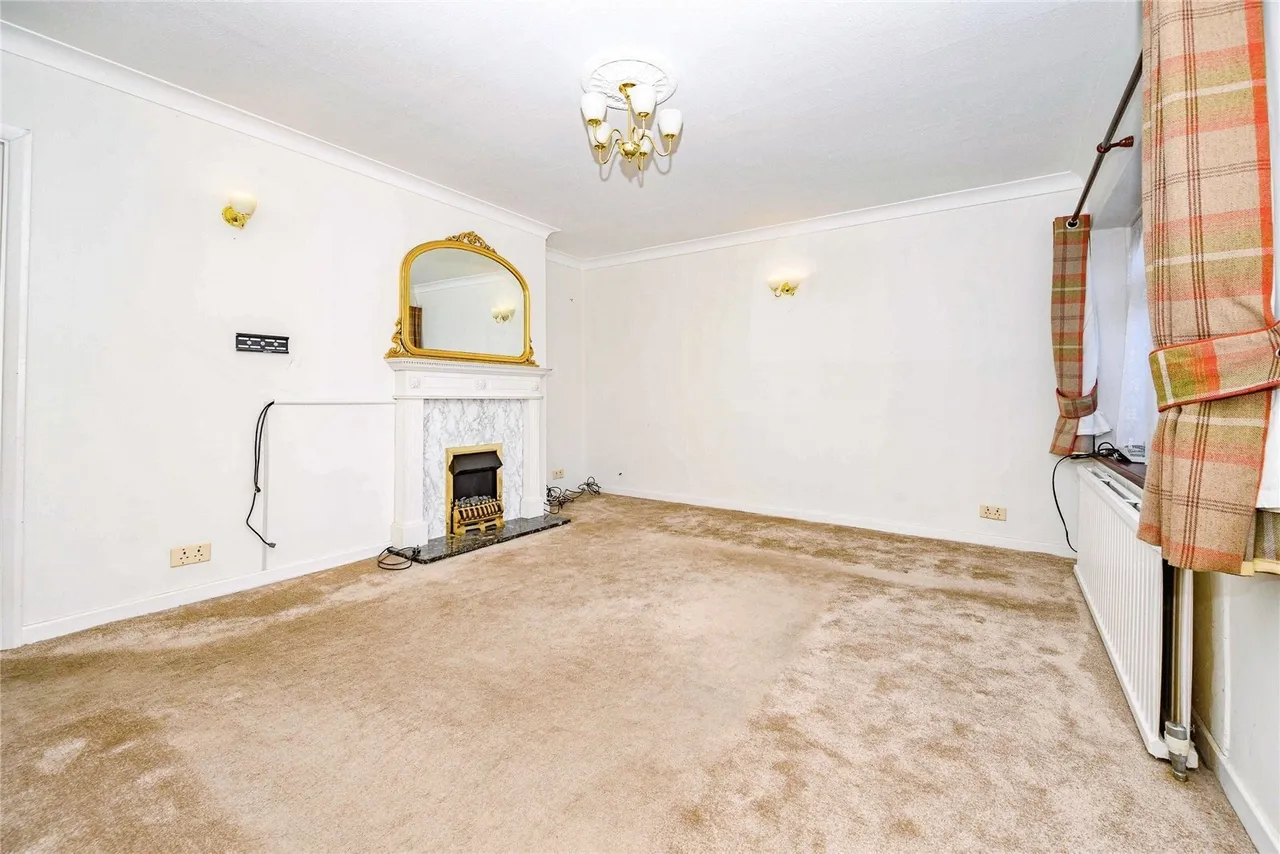 Toland Close, Luton, Bedfordshire, LU4, photo 4