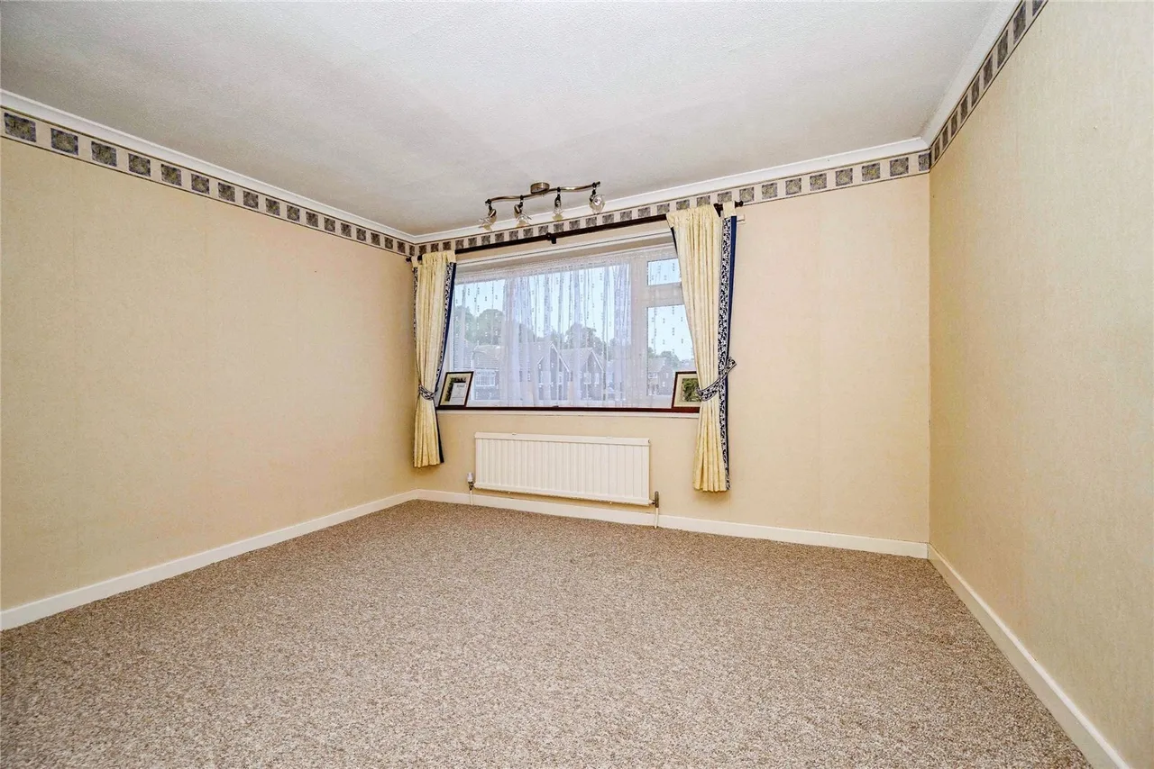 Toland Close, Luton, Bedfordshire, LU4, photo 14