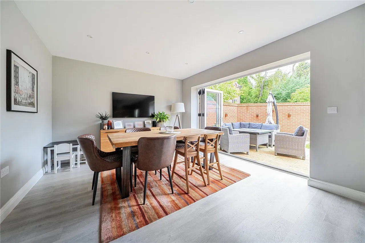 Silver Court, Hartley Wintney, Hampshire, RG27 8FJ, photo 6