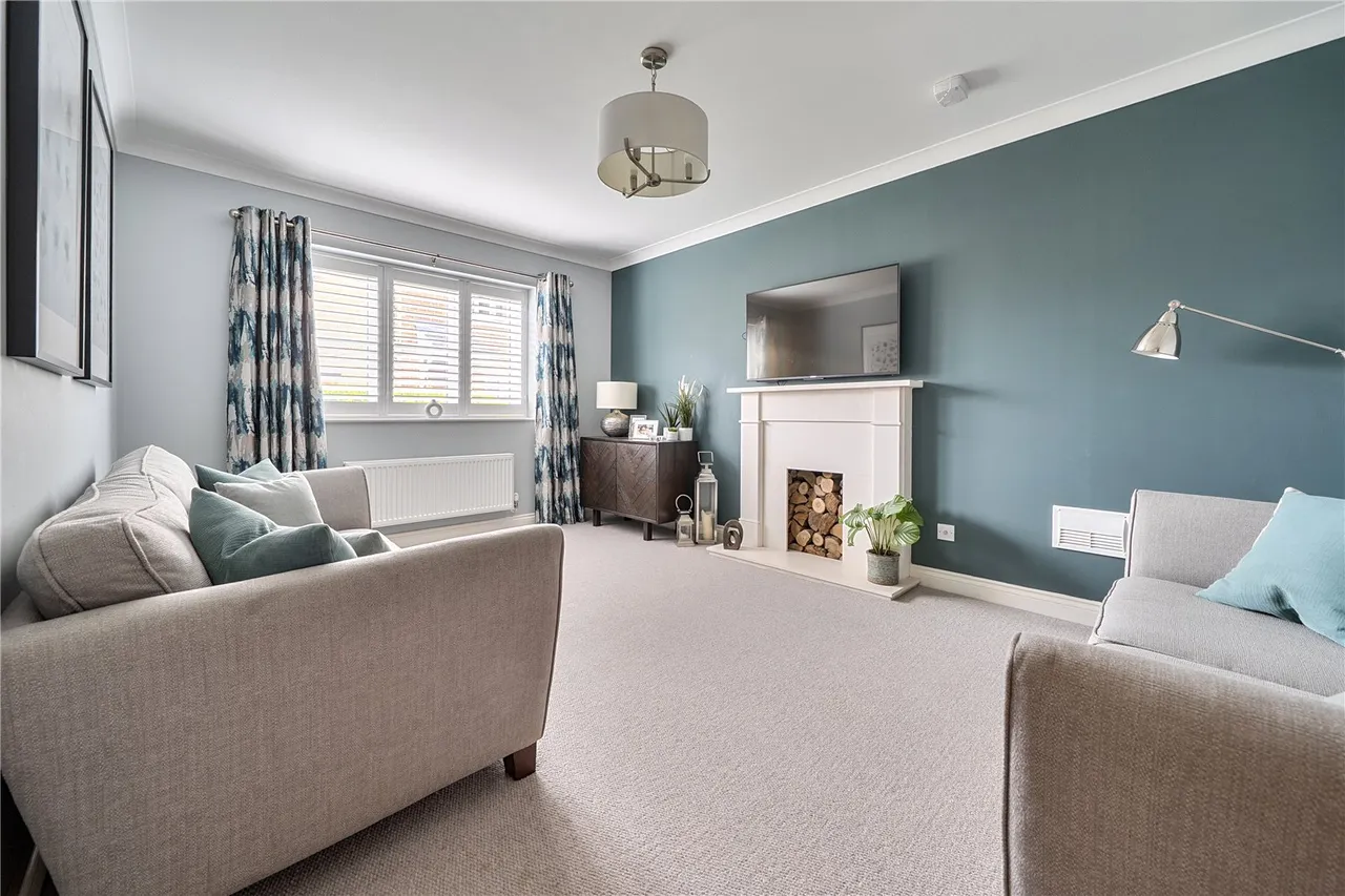 Silver Court, Hartley Wintney, Hampshire, RG27 8FJ, photo 3