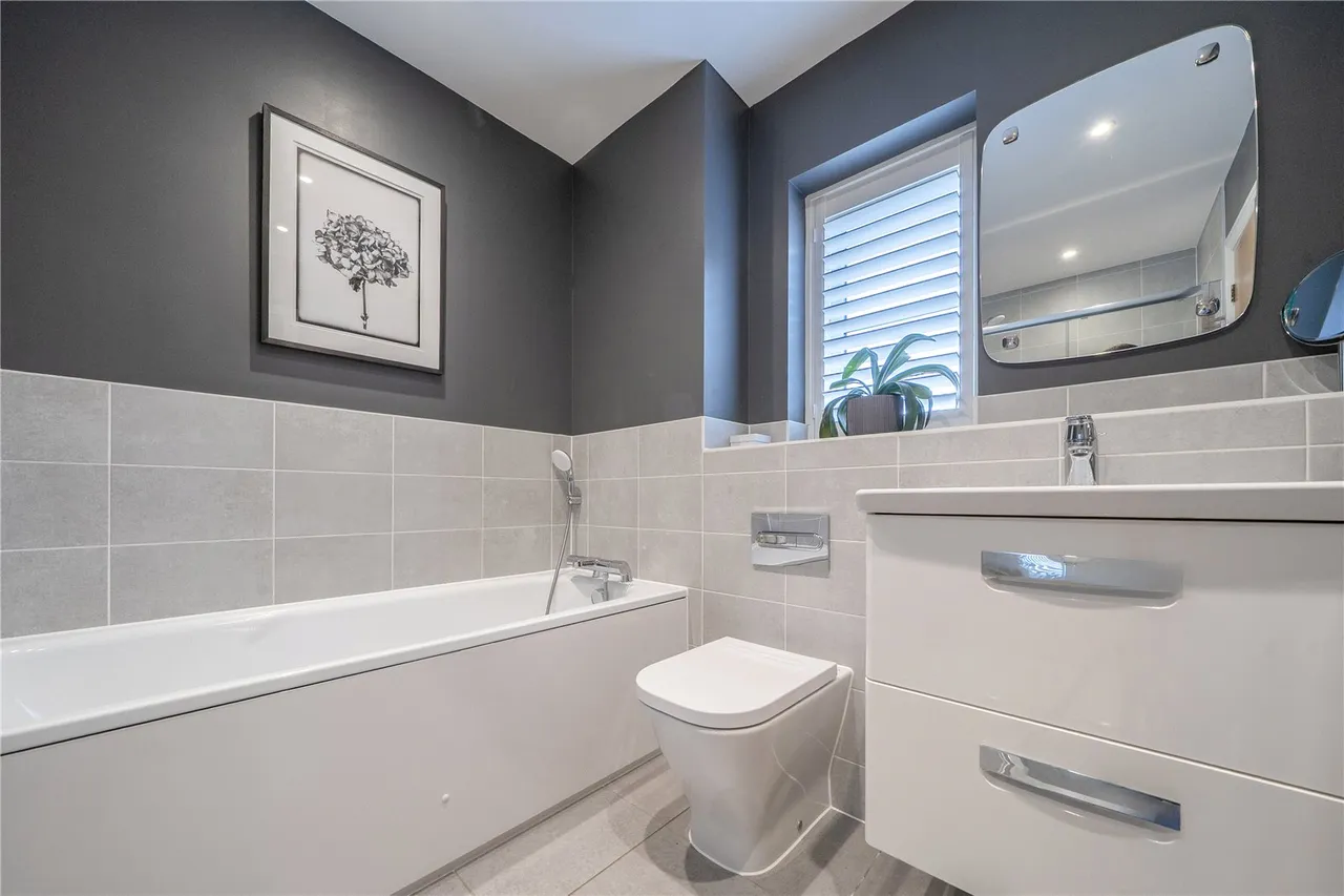 Silver Court, Hartley Wintney, Hampshire, RG27 8FJ, photo 10