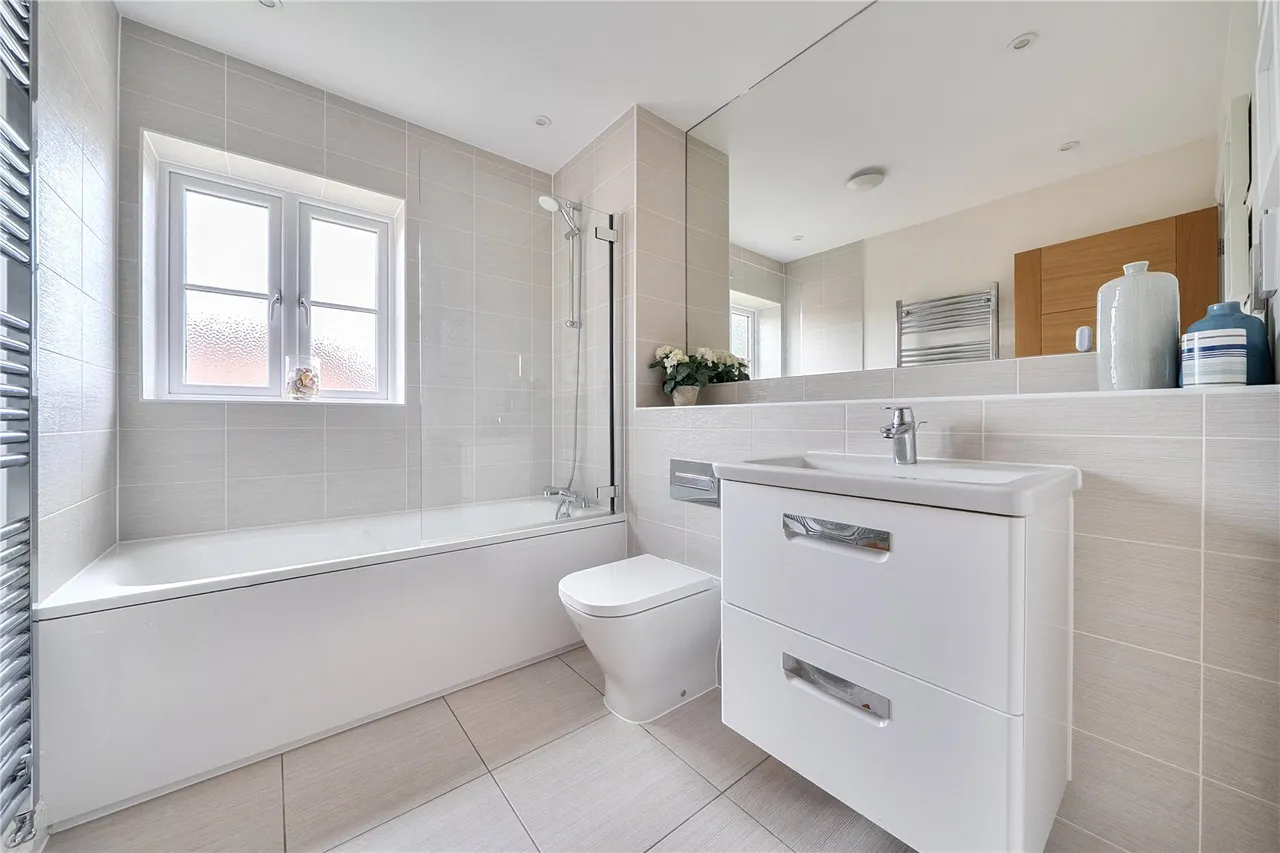 Silver Court, Hartley Wintney, Hampshire, RG27 8FJ, photo 11