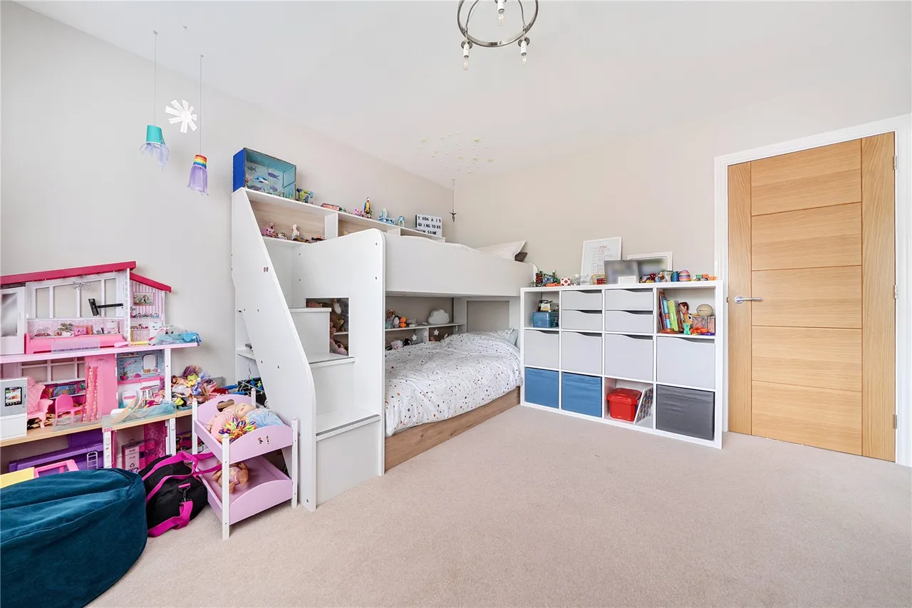 Silver Court, Hartley Wintney, Hampshire, RG27 8FJ, photo 13
