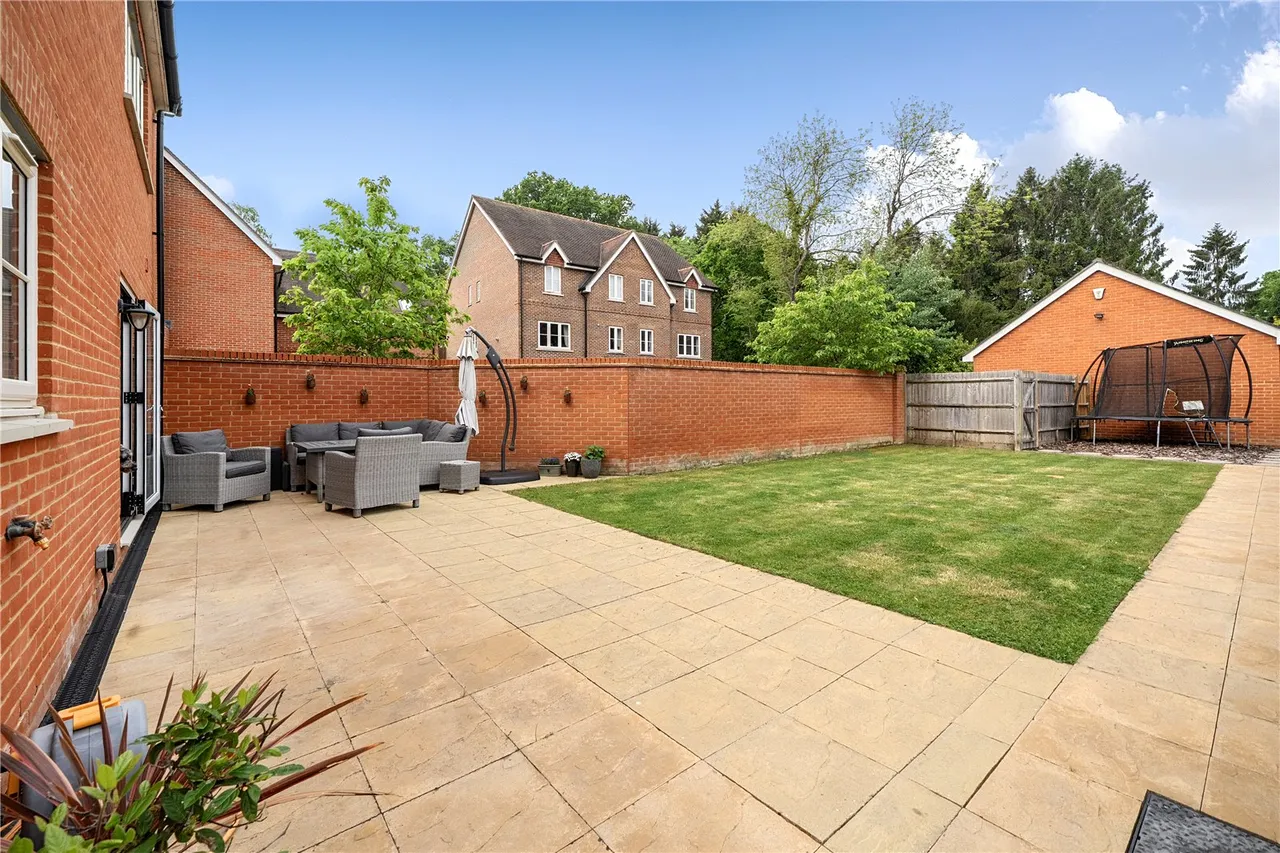 Silver Court, Hartley Wintney, Hampshire, RG27 8FJ, photo 14