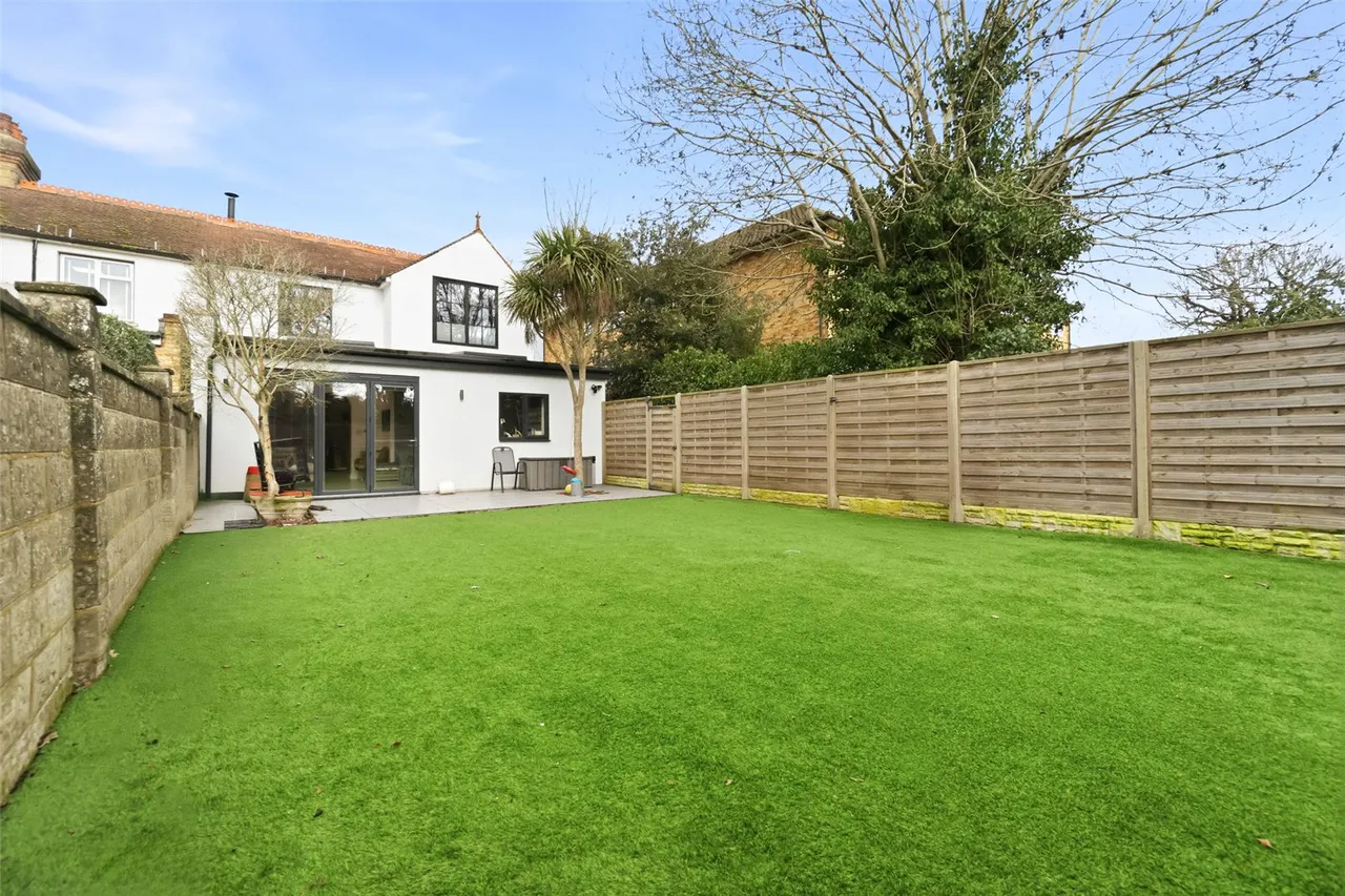 Broad Lane, Hampton, TW12 3AX, photo 12