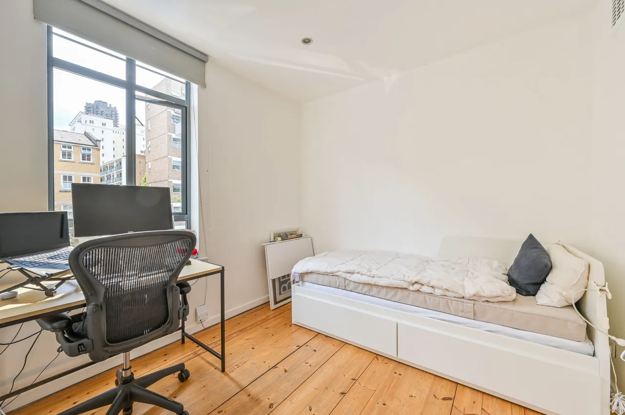 Flat 1, 177-187 Whitecross Street, London, photo 7