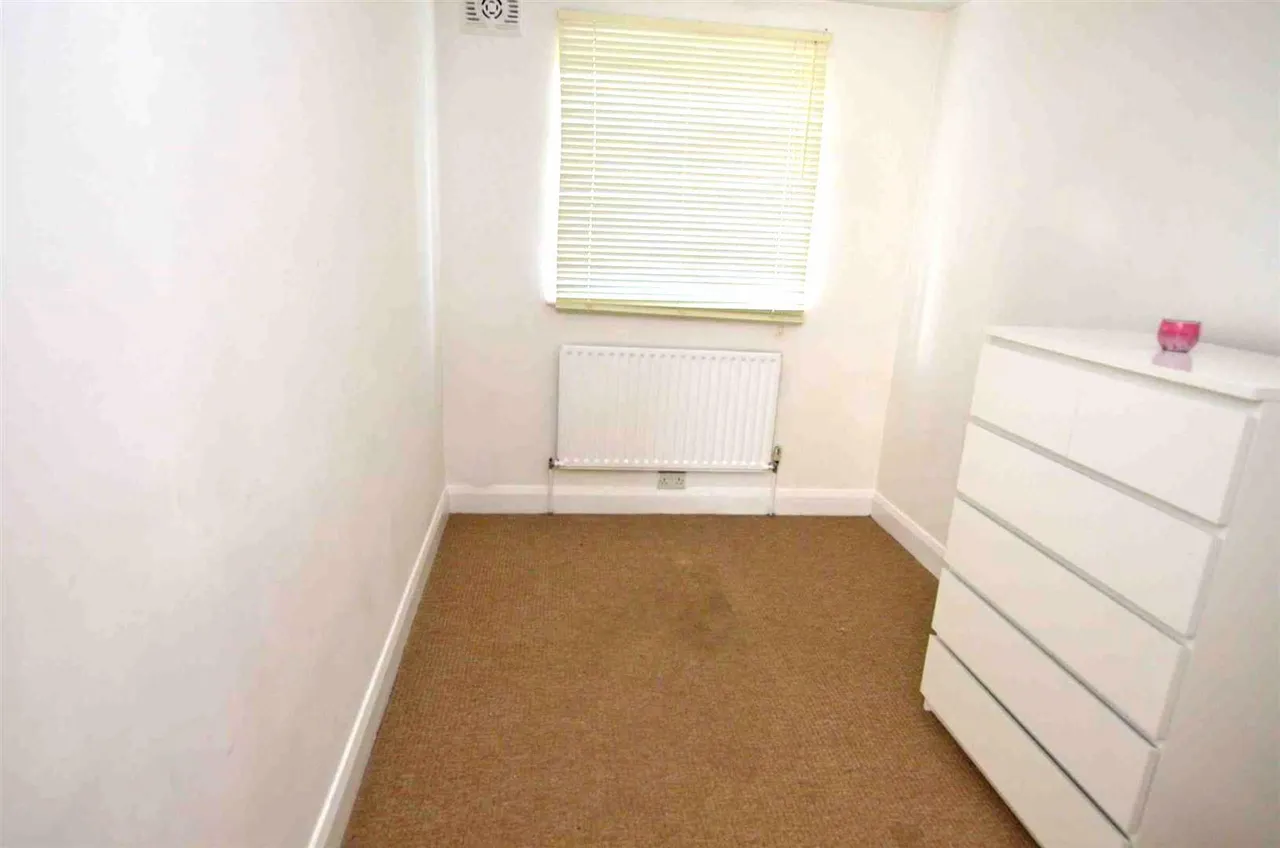 Manor Court, Twickenham, TW2, photo 4
