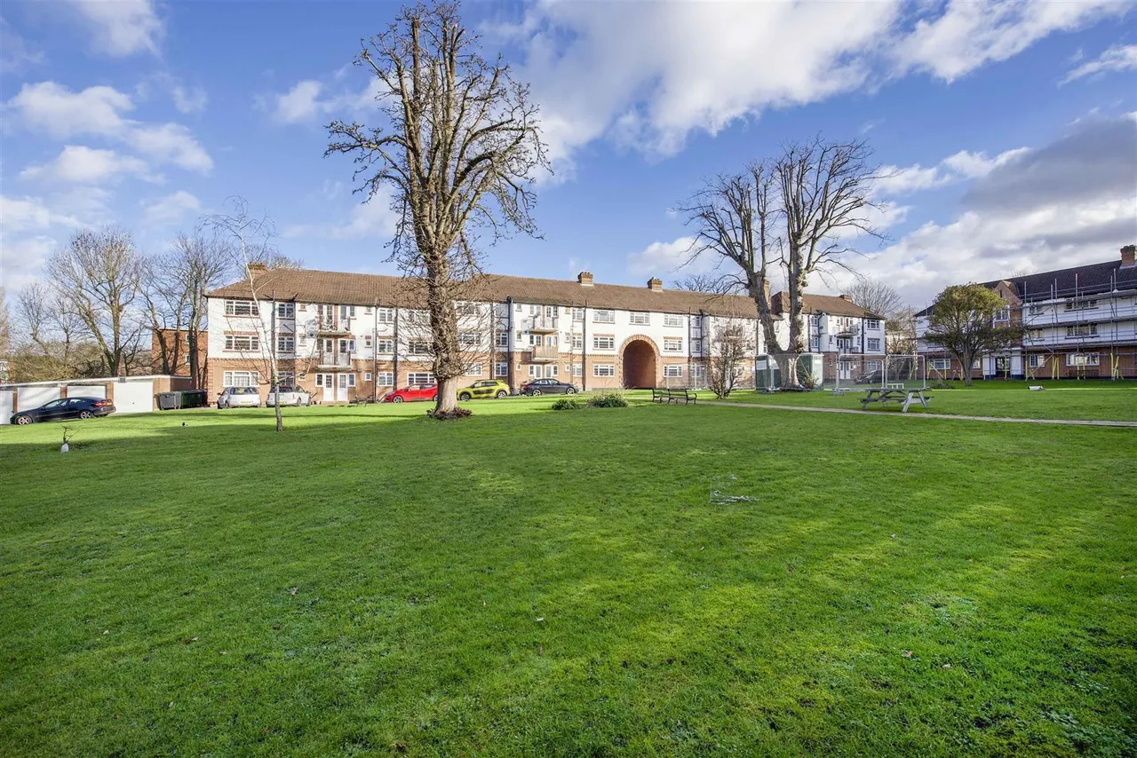 Manor Court, Twickenham, TW2, photo 6