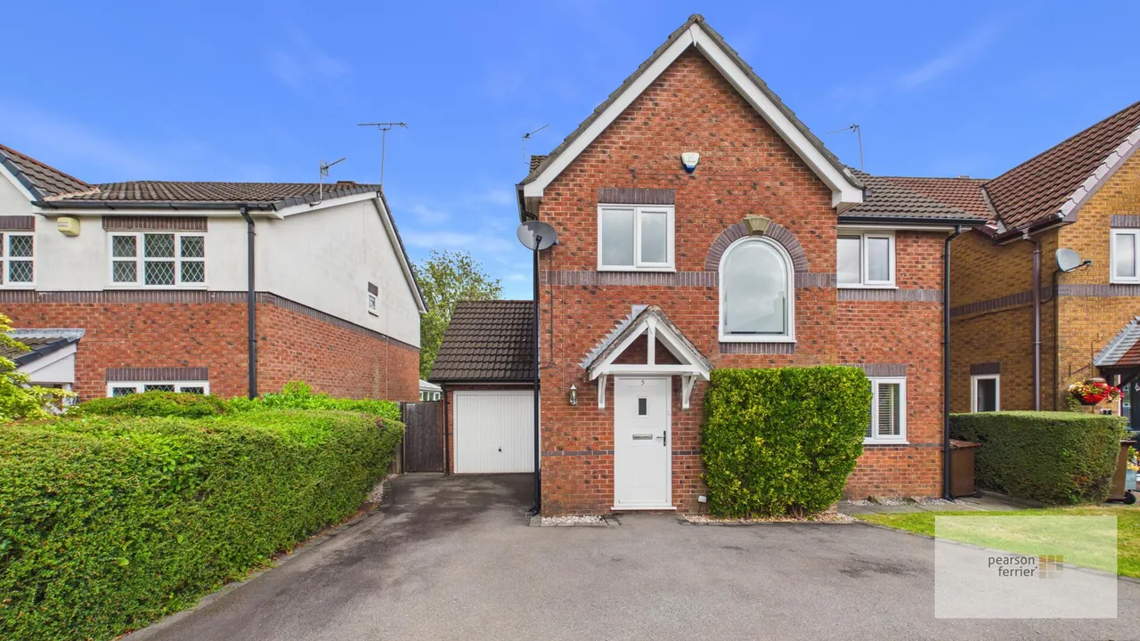 4 bed house for sale — Smithills Hall Close, Ramsbottom, BL0 9FF
