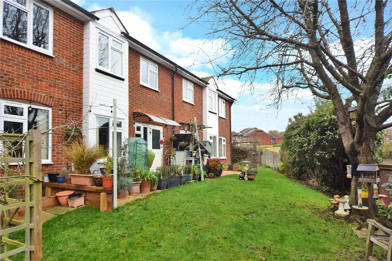Henbit Close, Tadworth, KT20, photo 11