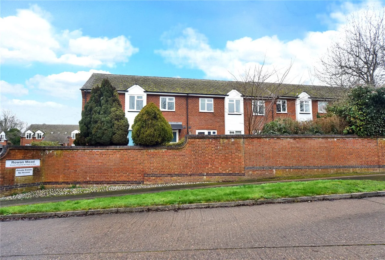Henbit Close, Tadworth, KT20, photo 14