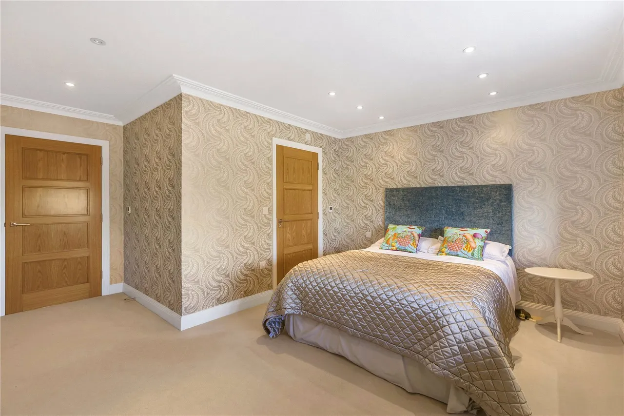 Hanyards Lane, Cuffley, Hertfordshire, EN6 4AS, photo 11