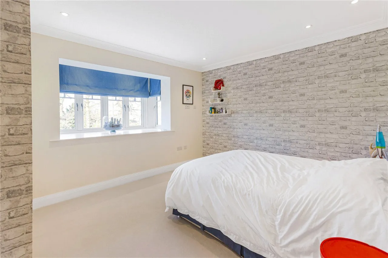 Hanyards Lane, Cuffley, Hertfordshire, EN6 4AS, photo 13