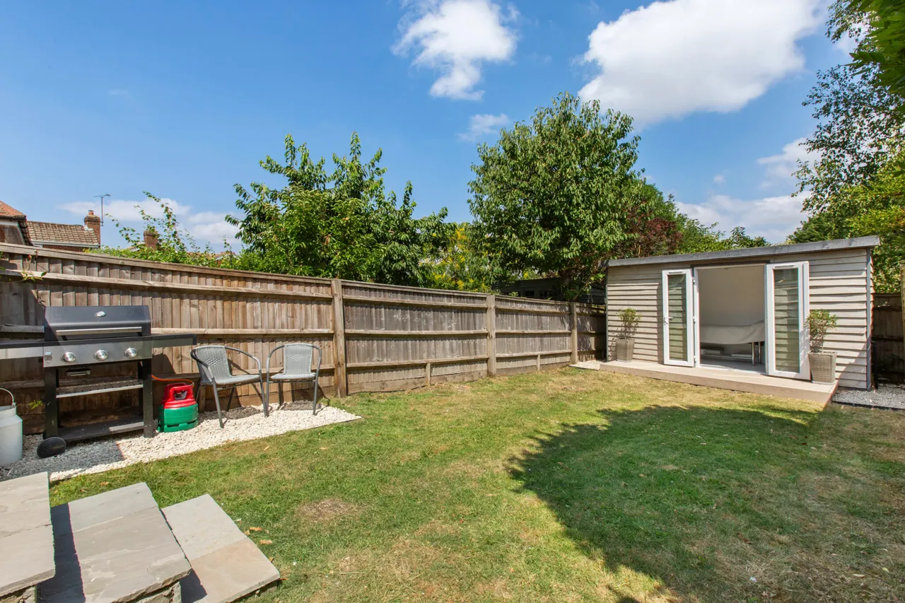 Dobbins Lane, Wendover, HP22, photo 13