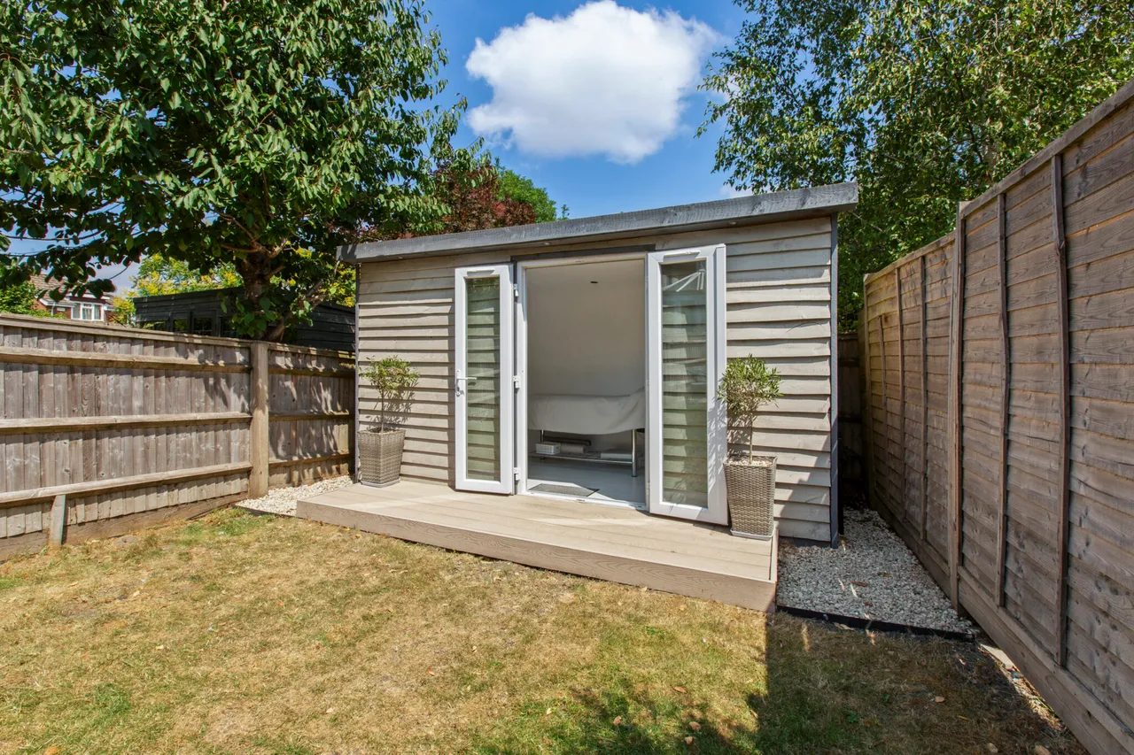 Dobbins Lane, Wendover, HP22, photo 14
