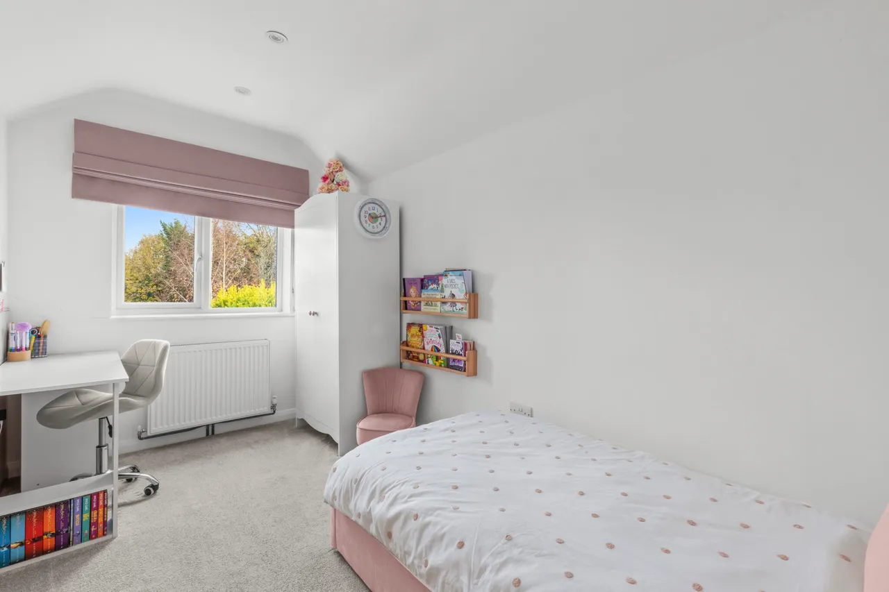 Dobbins Lane, Wendover, HP22, photo 8