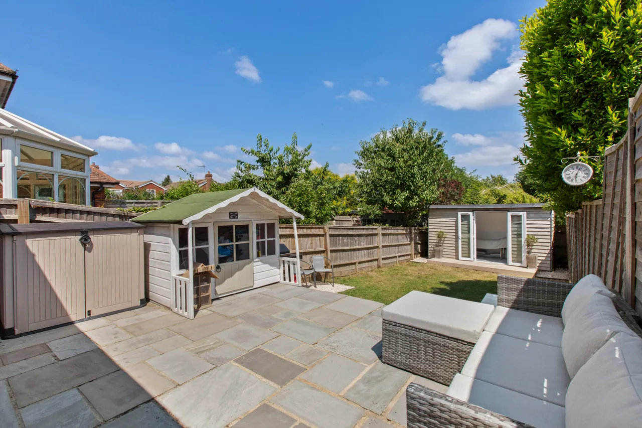 Dobbins Lane, Wendover, HP22, photo 12