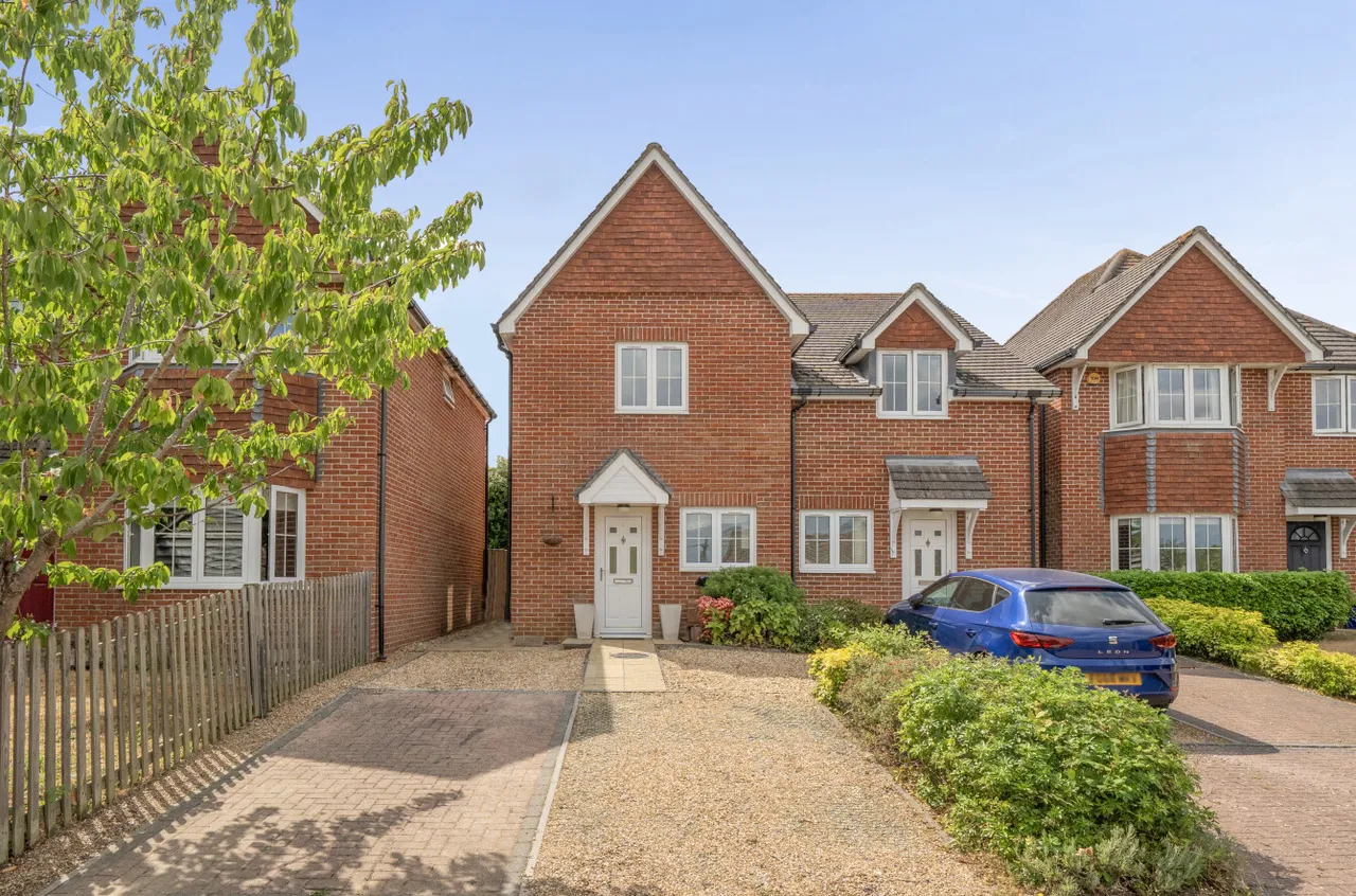2 bed house for sale, Chase Gardens, Waltham Chase, SO32