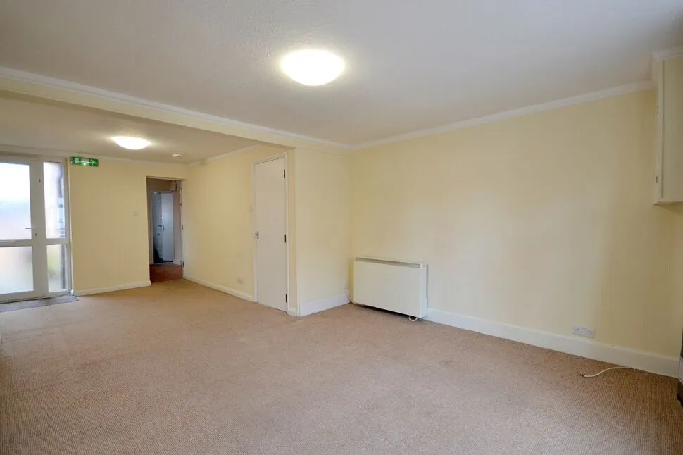 2 bed flat to rent, Wellingborough Road, Northampton, NN1